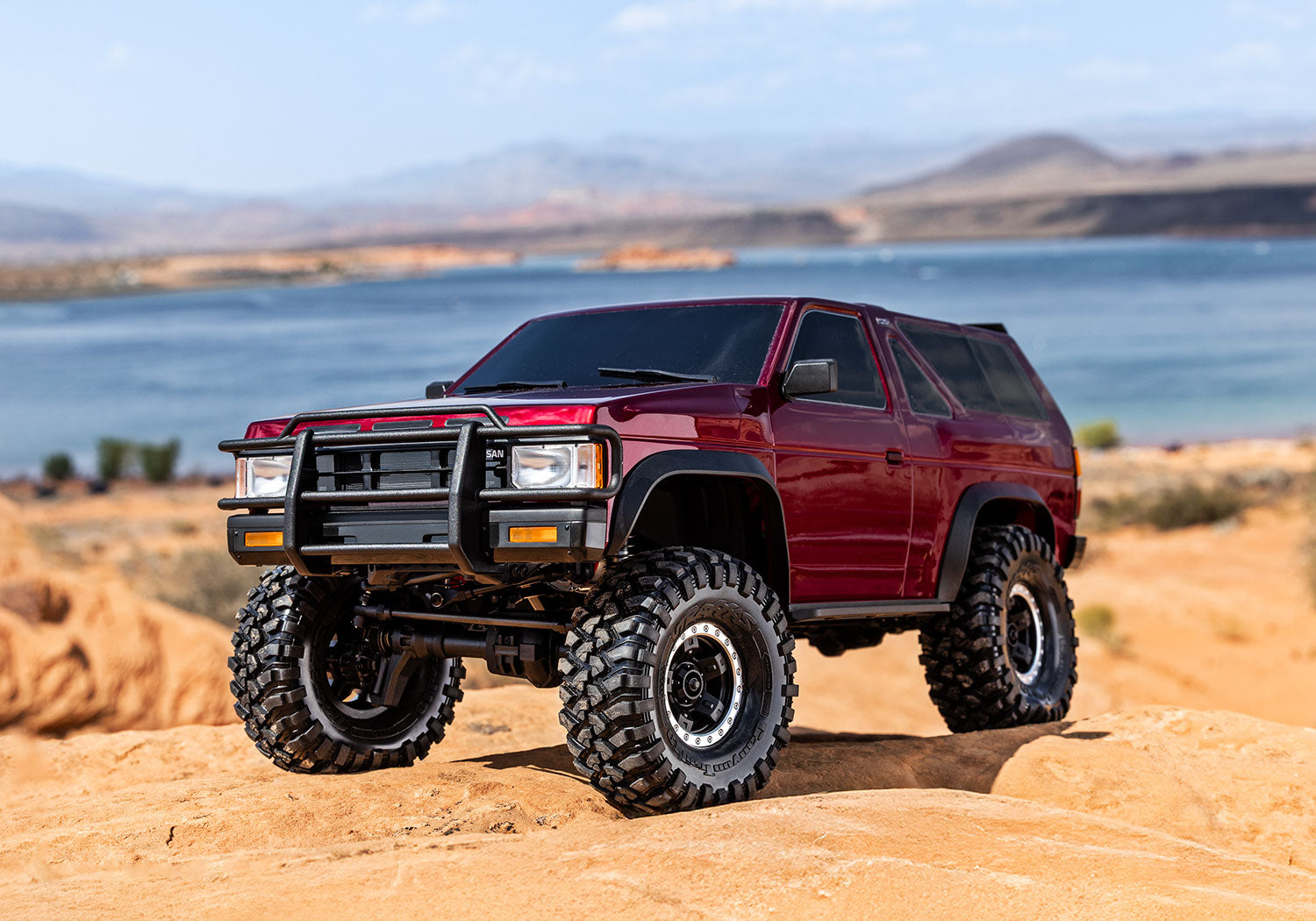Traxxas TRX-4 Nissan Pathfinder RTR