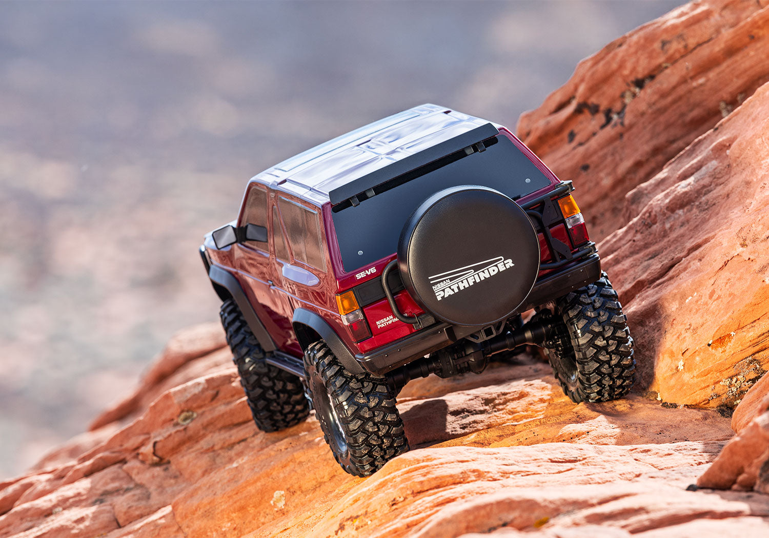 Traxxas TRX-4 Nissan Pathfinder RTR
