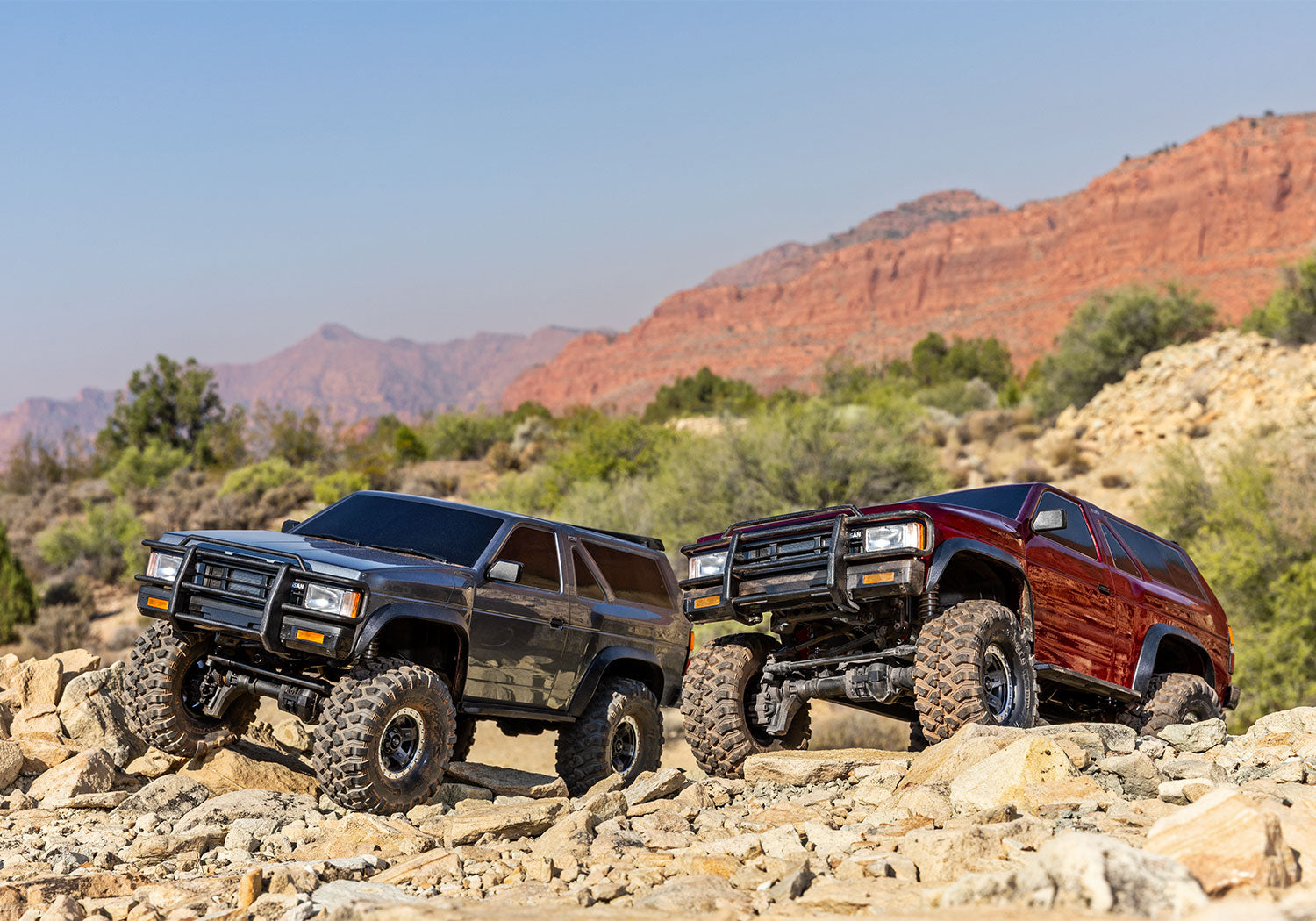 Traxxas TRX-4 Nissan Pathfinder RTR