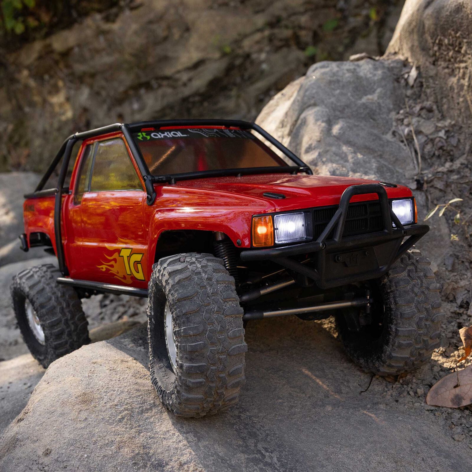 Axial 1/10 Axial SCX10 III 1987 Toyota SR5 (Various Colors)