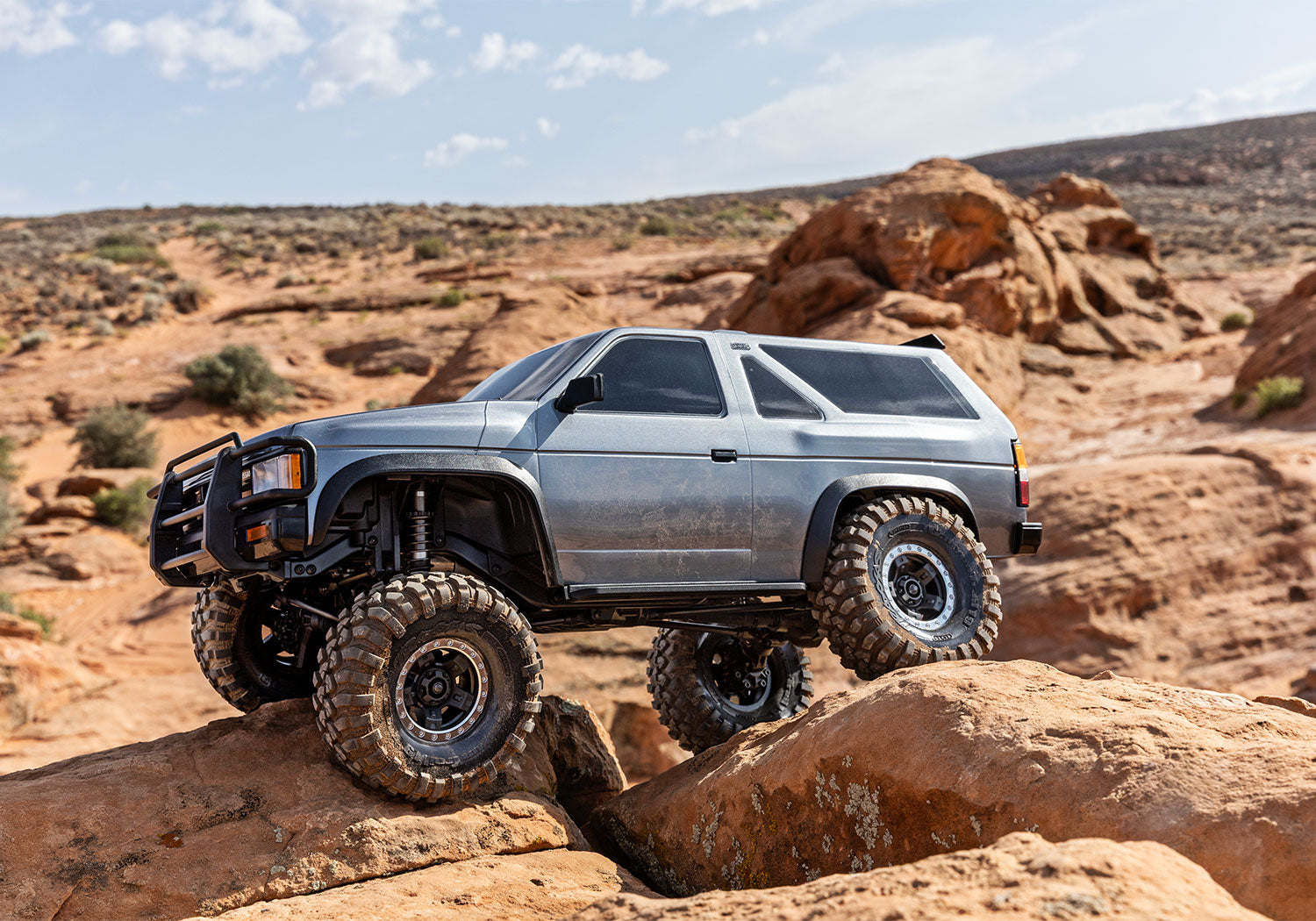Traxxas TRX-4 Nissan Pathfinder RTR
