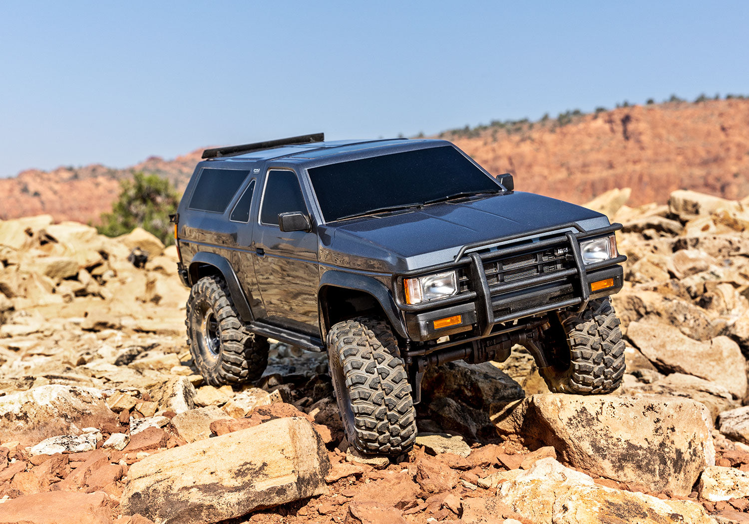 Traxxas TRX-4 Nissan Pathfinder RTR