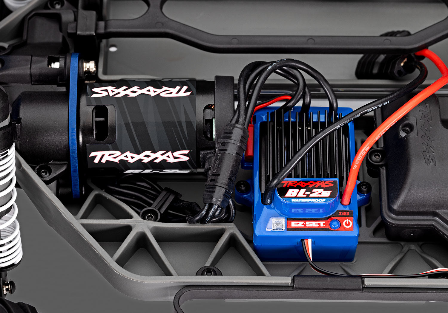 Traxxas Slash 4x4 RTR cepillado con batería, cargador y kit de luces