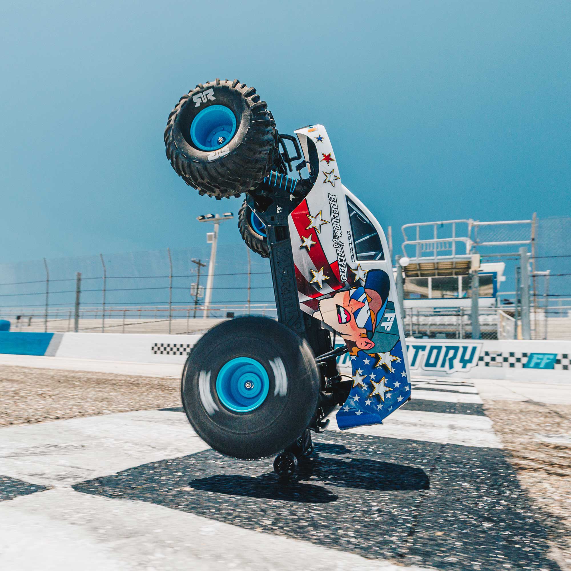 1/10 ARRMA FREEDOM FLYER 223S (Battery & Charger Included)