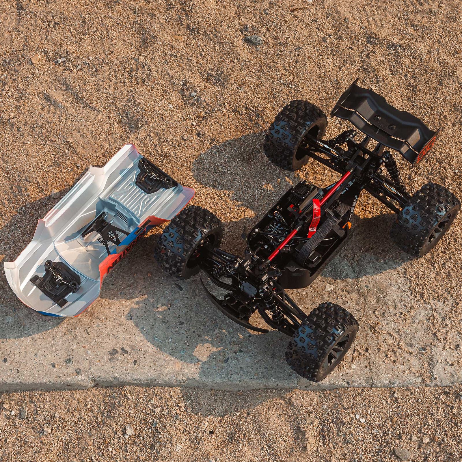 Arrma Kraton 6S BLX RTR 1/8 4WD Brushless Monster Truck (V6) w/SLT3 2.4GHz Radio (Assorted Colors)