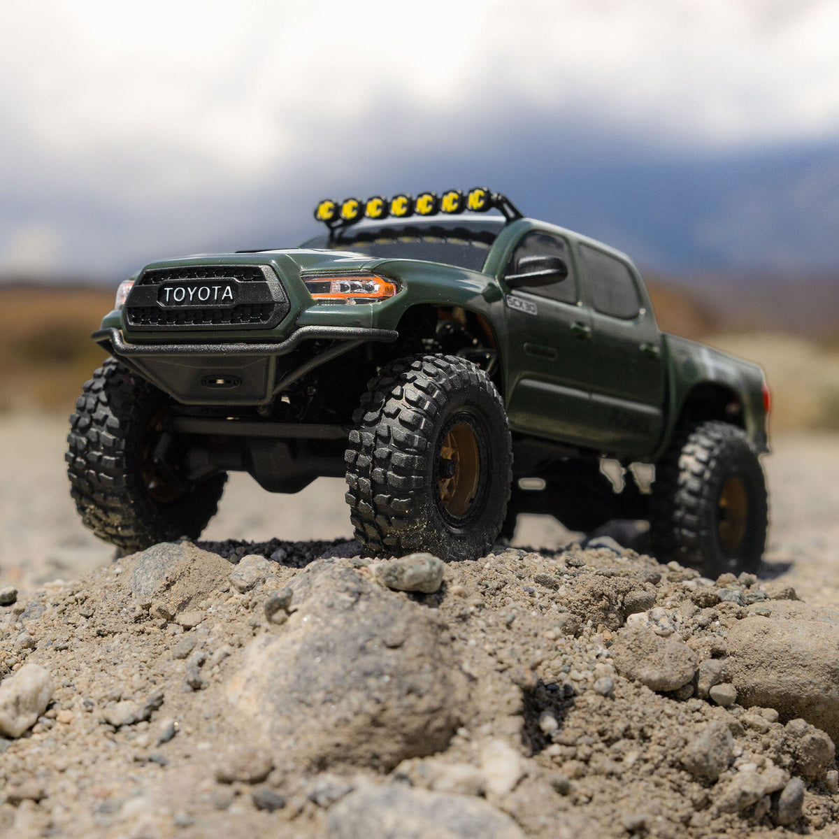 1/30 Axial SCX30 Toyota Tacoma (Battery & Charger Included)