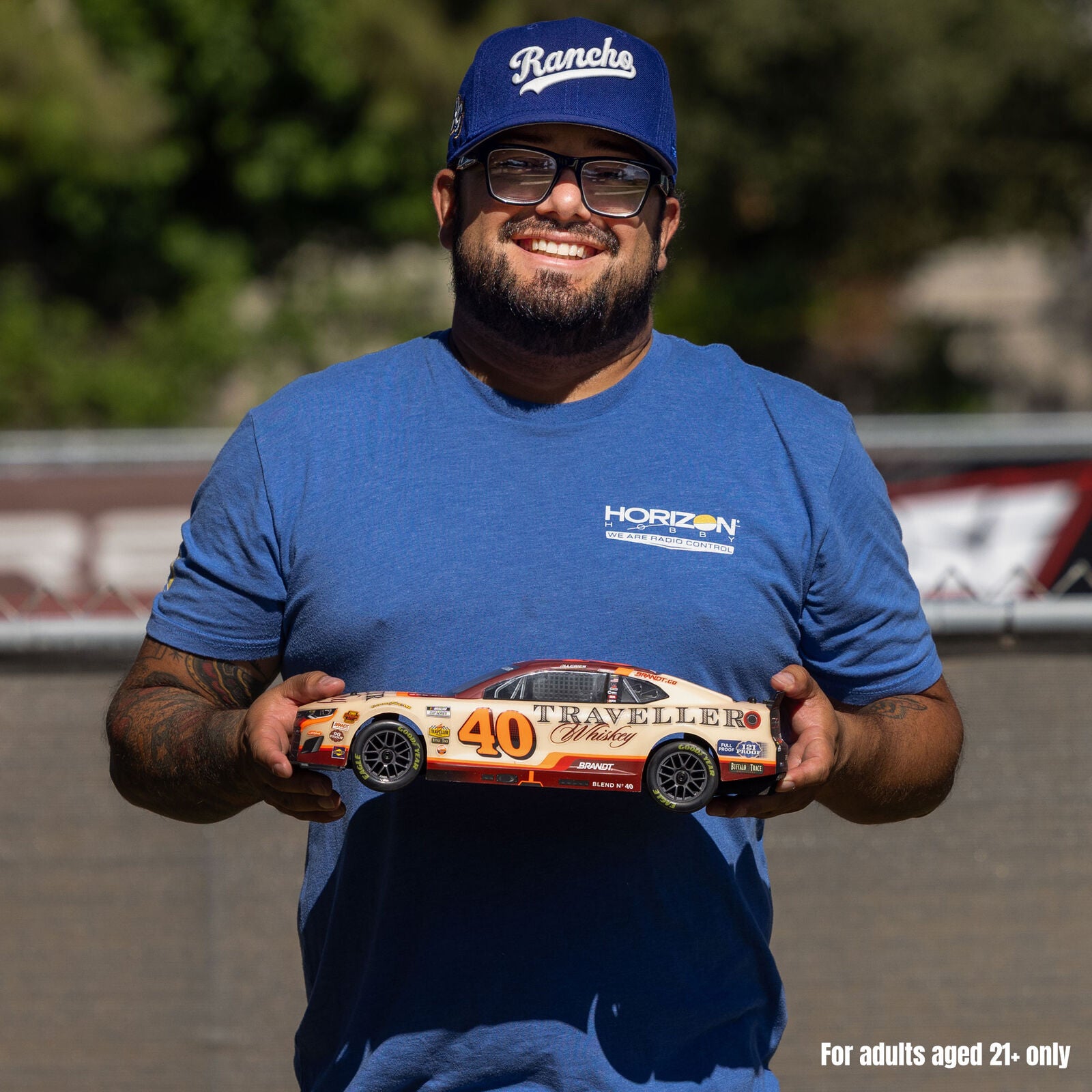 1/12 Losi NASCAR 2026 Justin Allgaier No. 40 Traveller Whiskey (Battery & Charger Included)