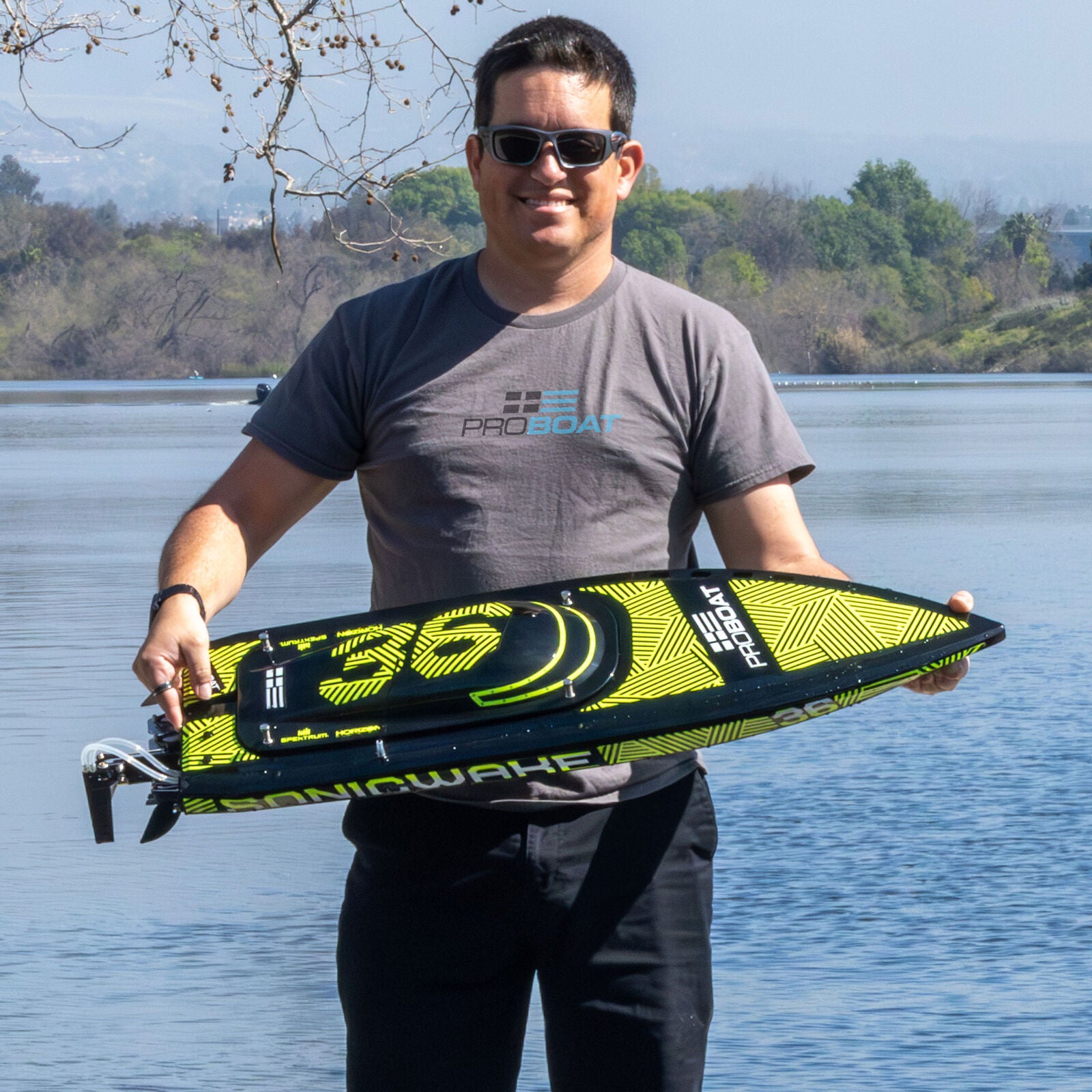 36" Pro Boat Sonicwake V3